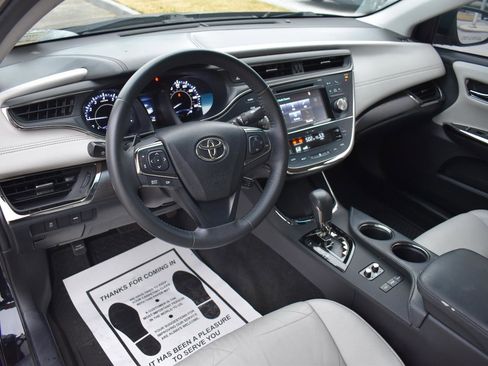 Used 2016 Toyota Avalon Limited image 26