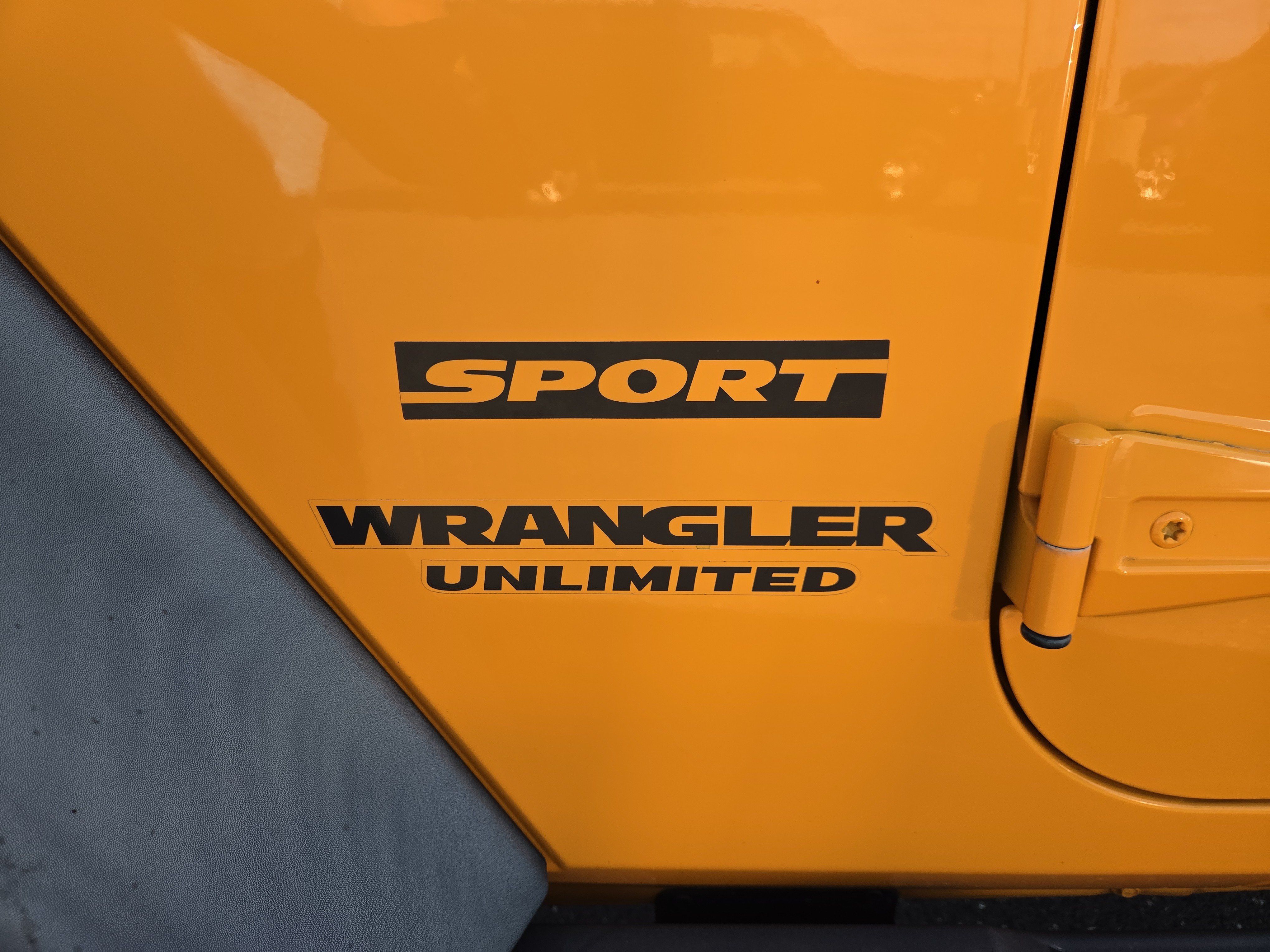 Used 2012 Jeep Wrangler Unlimited Sport AWD/4WD image 23