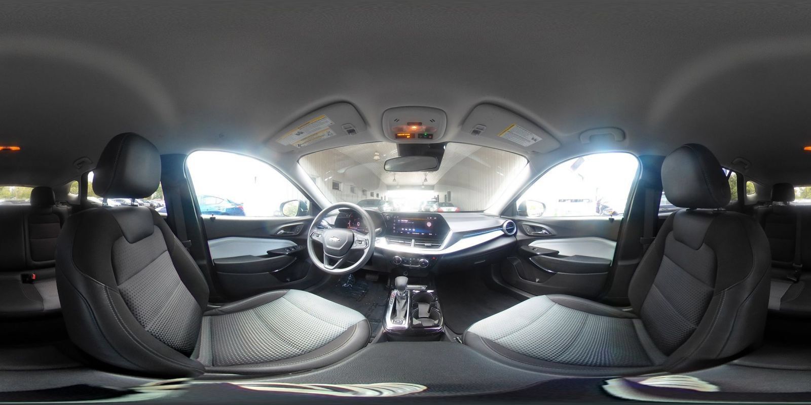 Used 2025 Chevrolet Trax LT FWD image 40