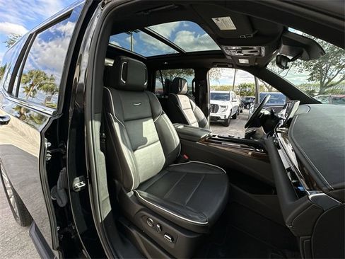 Certified 2024 Cadillac Escalade Premium Luxury image 35
