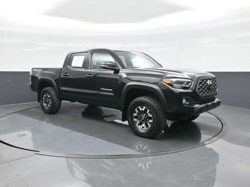 Used 2023 Toyota Tacoma TRD Off-Road image 1