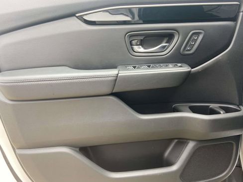 Used 2024 Honda Pilot EX-L image 11