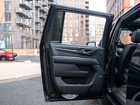 Used 2021 GMC Yukon XL Denali image 45