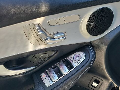 Used 2022 Mercedes-Benz GLC 300 GLC 300 image 23