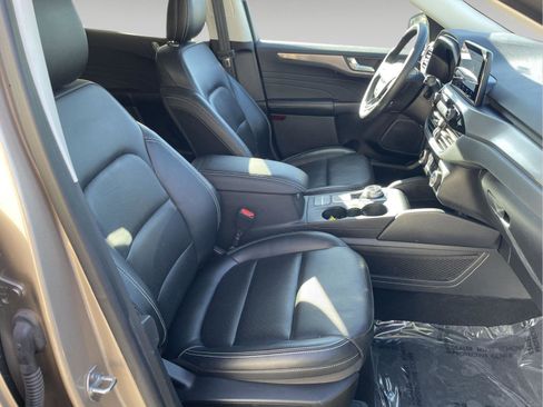 Used 2021 Ford Escape Titanium w/ Class II Trailer Tow Package image 27