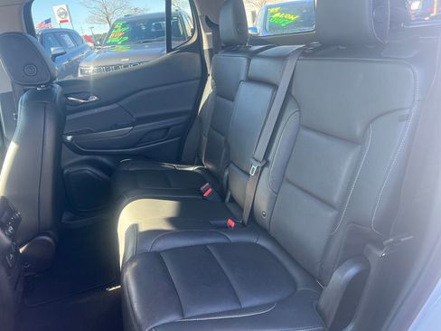 Used 2019 GMC Acadia SLT image 8