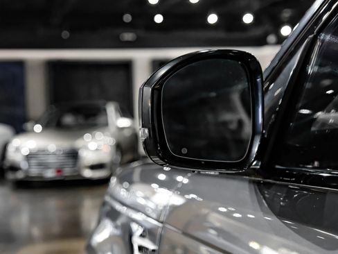 Used 2019 Land Rover Range Rover Sport HSE image 38