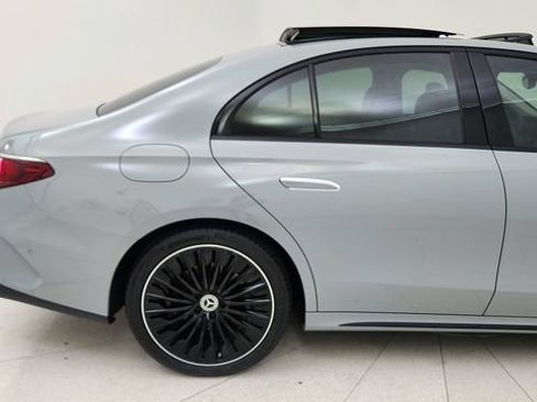 Used 2024 Mercedes-Benz E 350 4MATIC Sedan image 12