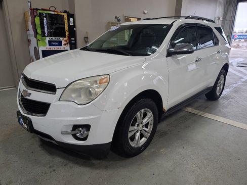 Used 2011 Chevrolet Equinox LTZ image 2