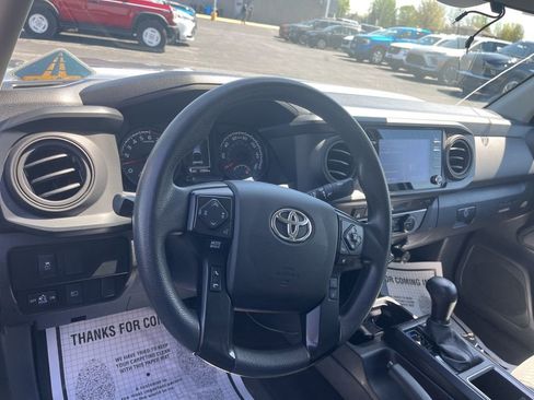 Used 2022 Toyota Tacoma SR AWD/4WD image 10