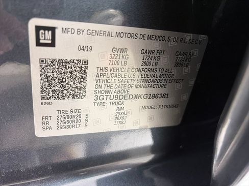 Used 2019 GMC Sierra 1500 SLT w/ SLT Premium Package AWD/4WD image 9