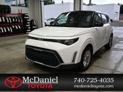 Used 2023 Kia Soul S image 1
