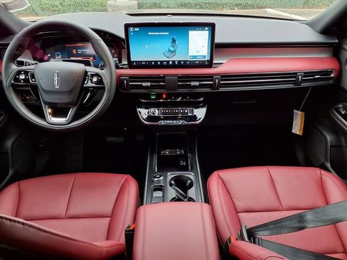 New 2026 Lincoln Corsair Reserve FWD image 8