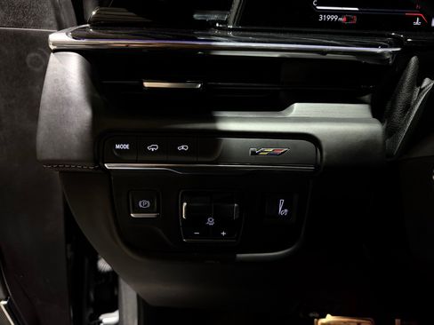 Used 2023 Cadillac Escalade V image 35