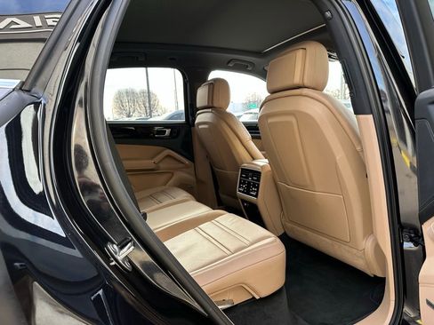 Used 2019 Porsche Cayenne image 29