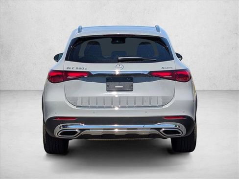 Used 2025 Mercedes-Benz GLC 350e 4MATIC image 6