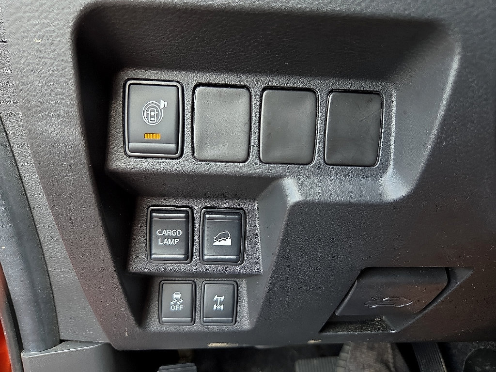 Used 2025 Nissan Frontier PRO-4X w/ Interior Protection Package AWD/4WD image 21