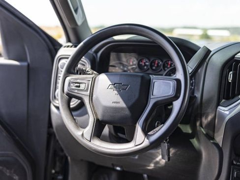 Used 2021 Chevrolet Silverado 1500 Custom Trail Boss w/ LPO, Dark Essentials Package image 12