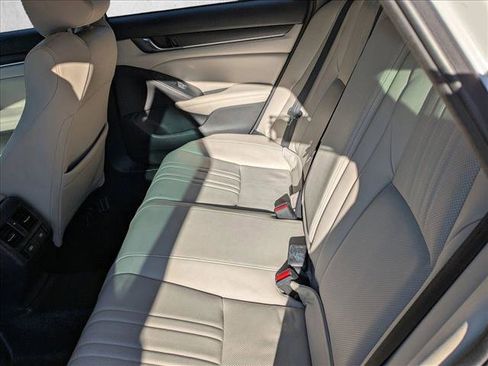 Used 2021 Honda Accord Touring image 17