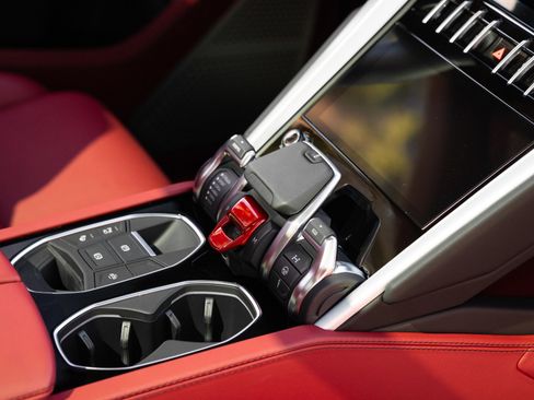 Used 2022 Lamborghini Urus image 67