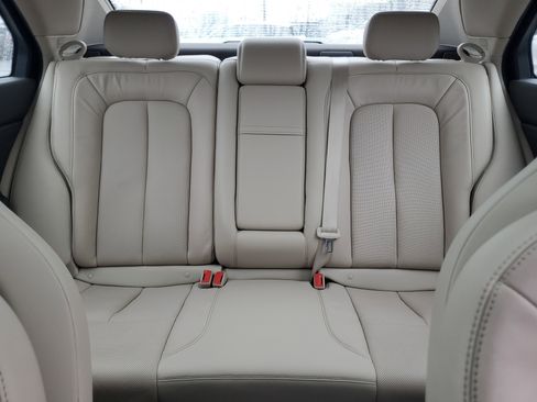 Used 2019 Lincoln Continental Reserve image 19