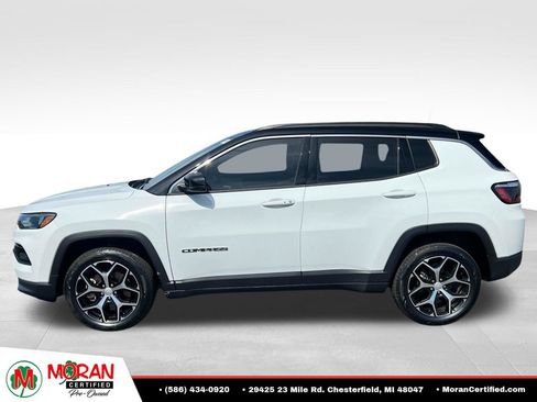 Used 2024 Jeep Compass Limited AWD/4WD image 2