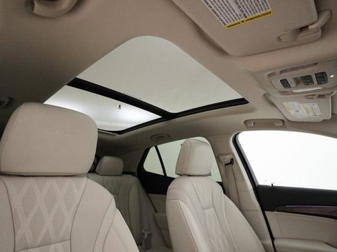 Used 2022 Buick Envision Avenir w/ Technology Package II image 29