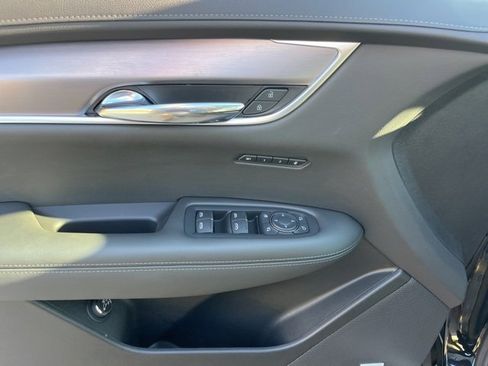 New 2025 Cadillac XT6 Luxury image 15