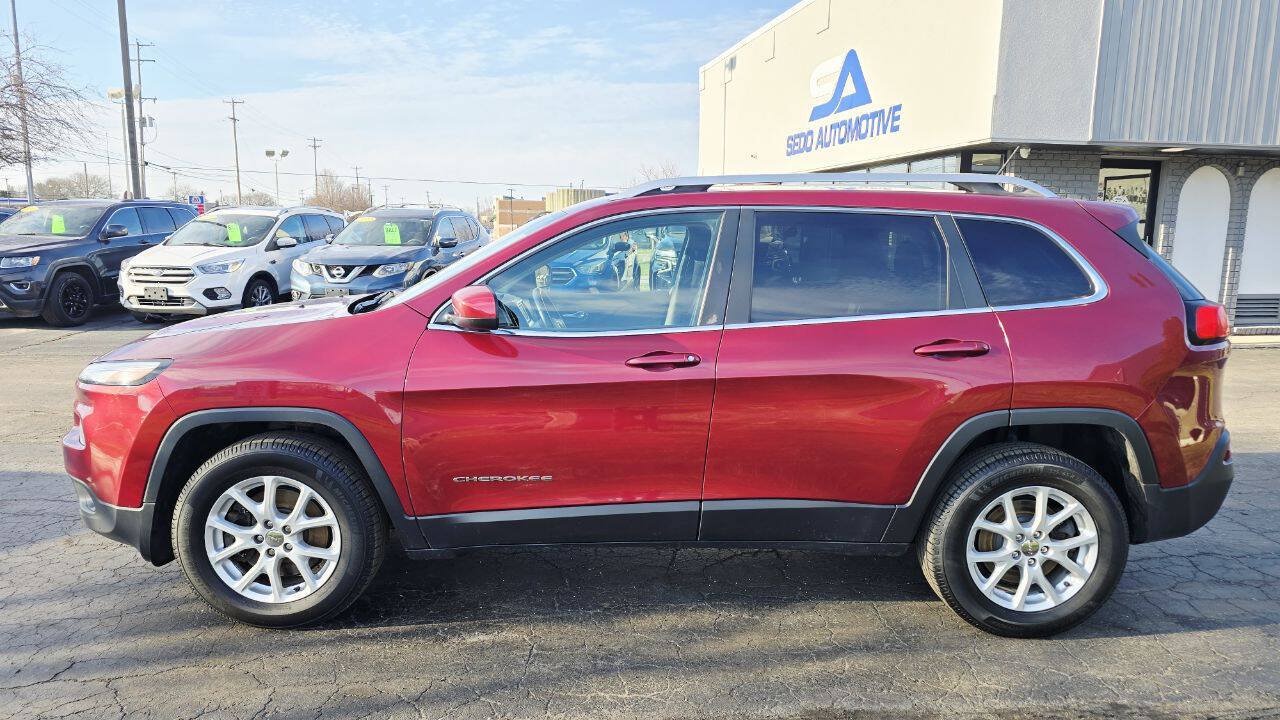 Used 2015 Jeep Cherokee Latitude w/ Cold Weather Group AWD/4WD image 3