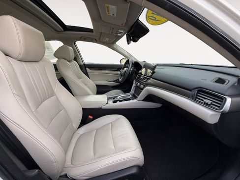 Used 2019 Honda Accord Touring image 15