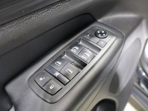 Used 2021 Jeep Grand Cherokee Laredo AWD/4WD image 13