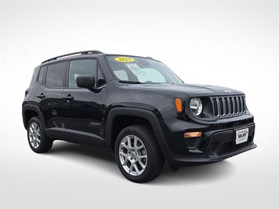 Used 2023 Jeep Renegade Latitude w/ Sun/Sound Group