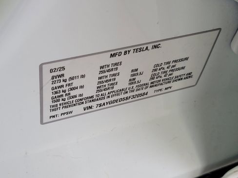 Used 2025 Tesla Model Y Long Range RWD image 17