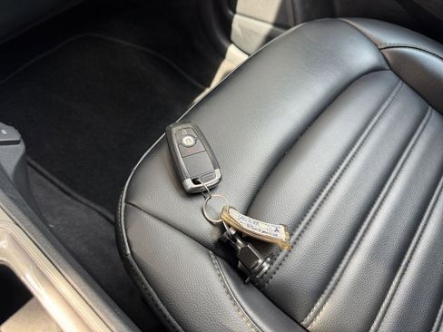 Used 2024 Ford Edge SEL image 22