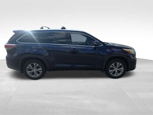 Used 2015 Toyota Highlander XLE image 10