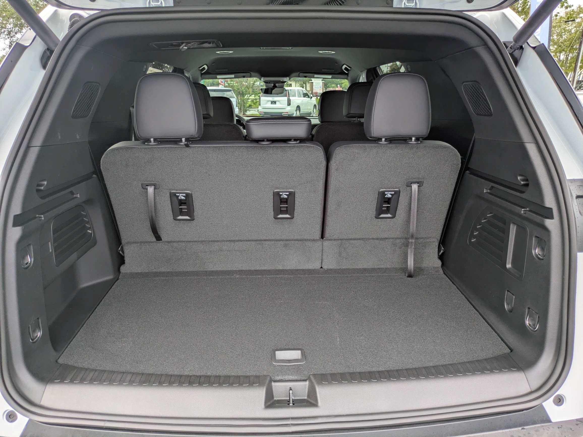 New 2027 Chevrolet Traverse LT w/ Midnight/Sport Edition AWD/4WD image 7