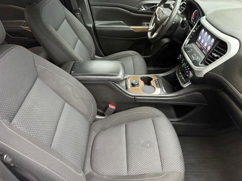 Used 2022 GMC Acadia SLE image 32