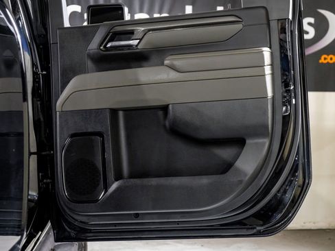 Used 2025 Chevrolet Silverado 2500 ZR2 w/ Technology Package image 38