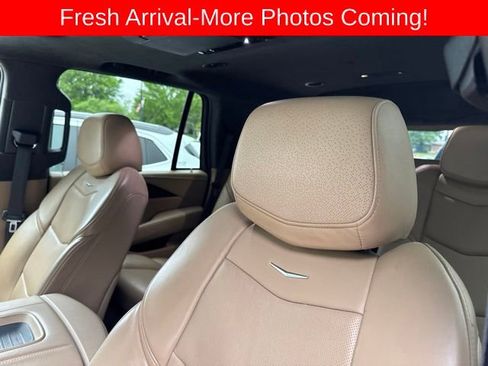 Used 2020 Cadillac Escalade Platinum AWD/4WD image 14