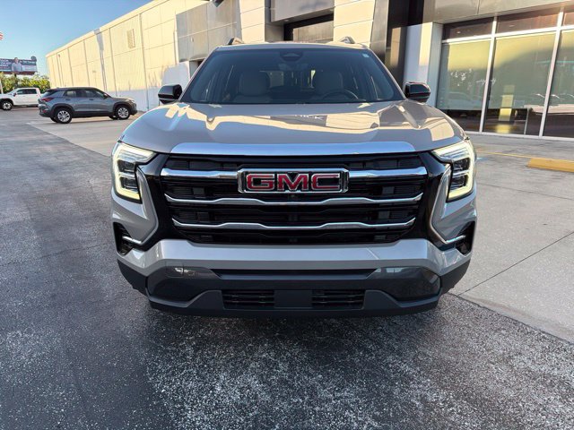 Used 2025 GMC Terrain Elevation w/ Elevation Premium Package AWD/4WD image 2