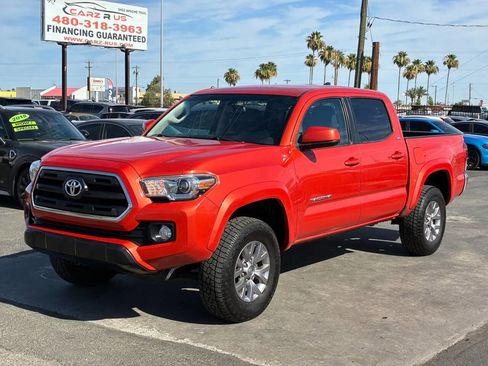 Used 2016 Toyota Tacoma SR5 w/ SR5 Appearance Package (SN) AWD/4WD image 2