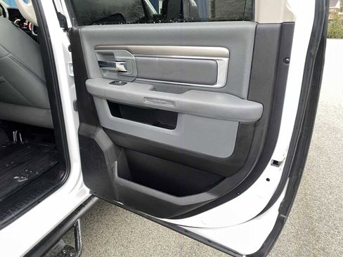 Used 2018 RAM 2500 Big Horn image 38