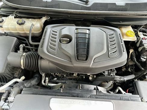Used 2023 Jeep Wagoneer L Series II AWD/4WD image 34
