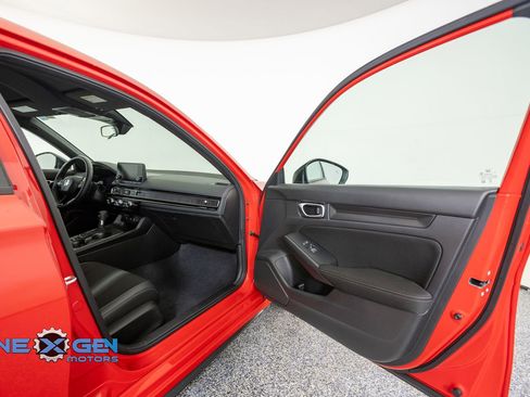 Used 2025 Honda Civic Sport image 38