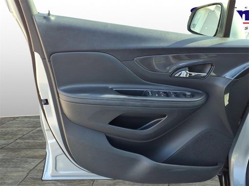 Used 2022 Buick Encore Preferred w/ Safety Package image 11