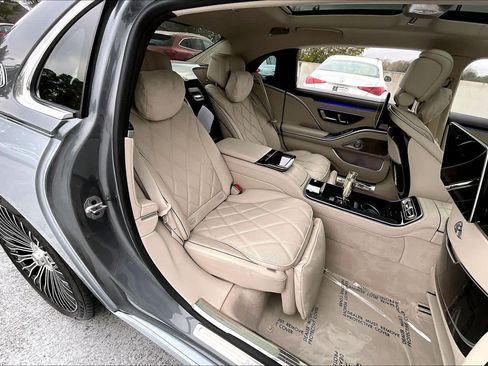 Used 2024 Mercedes-Benz Maybach S 580 Maybach S 580 image 19