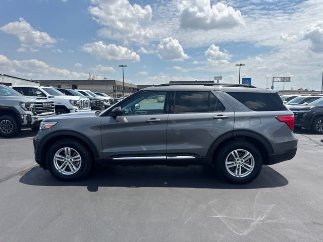Used 2024 Ford Explorer XLT w/ Equipment Group 202A AWD/4WD image 8