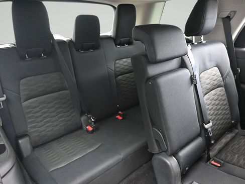 Certified 2025 Nissan Pathfinder SV FWD image 14
