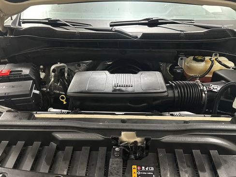 Used 2022 Chevrolet Silverado 1500 LT Trail Boss w/ LT Trail Boss Premium Package AWD/4WD image 11