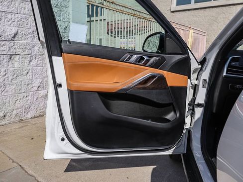 Used 2023 BMW X6 xDrive40i w/ Climate Comfort Package image 24